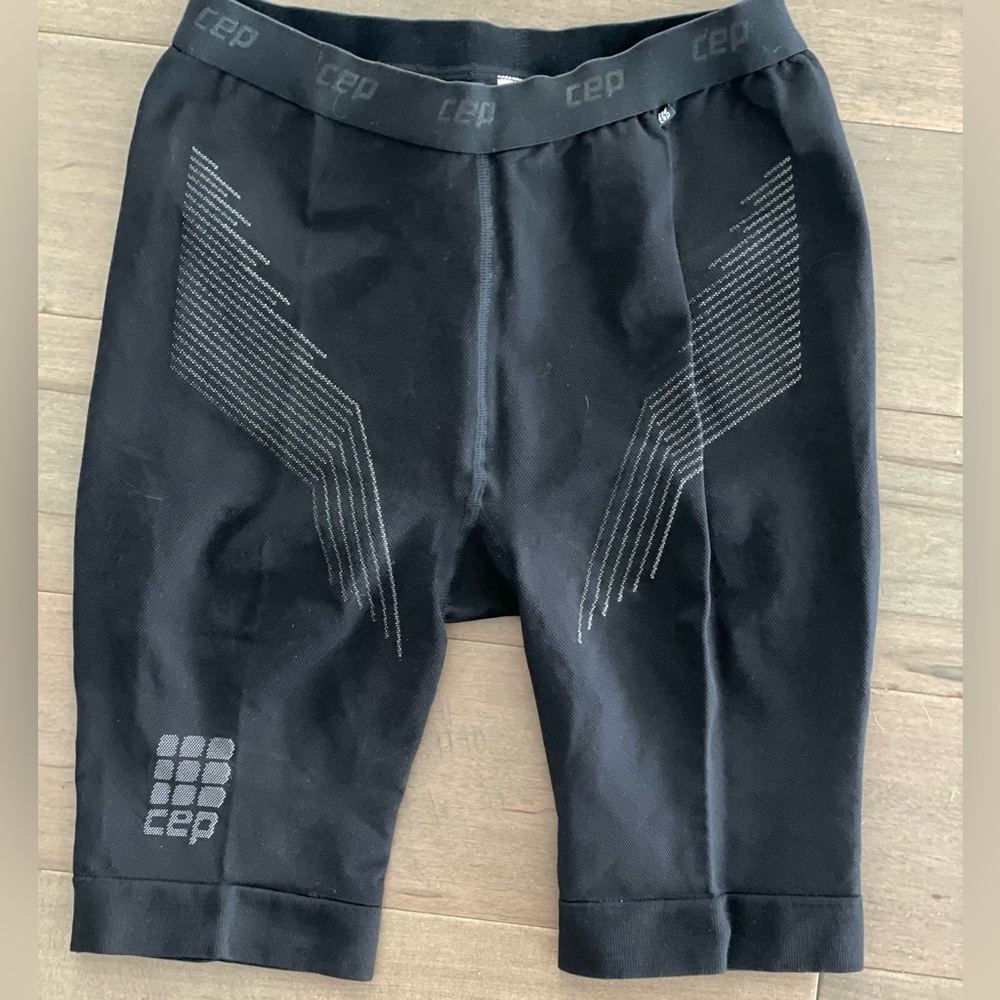 NWOT CEP Women’s Large IV Compression Running Shorts Black